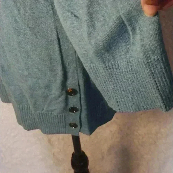 Soft Side-Button 3/4-Sleeve Pullover Size L - Picture 6 of 9